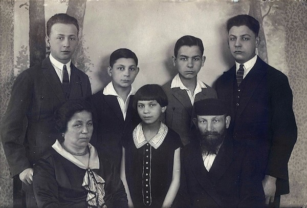 Family of Yoseph and Malka Strawczynski